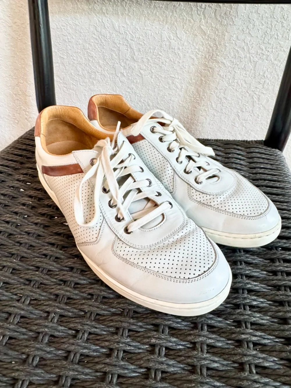 Magnanni Casual Sneakers Shoes White Brown Leather Sneakers Mens Size 11 M - Picture 2 of 8